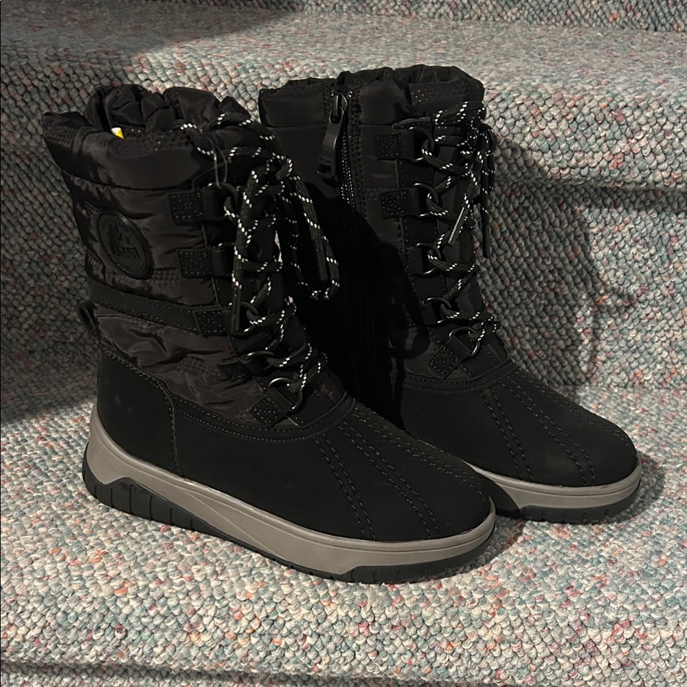 Girls Black Winter Boots size 1 NWT Pajar